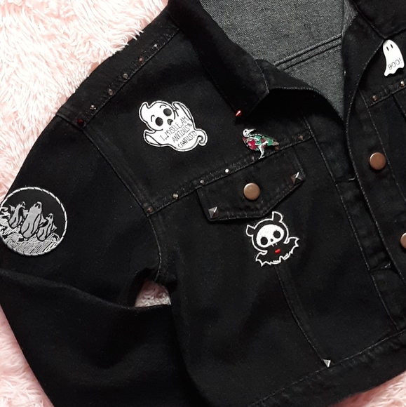 SOLD!! Hellraiser! gothic death themed embellished vintage jacket w/skelanimals! - Picture 4 of 16